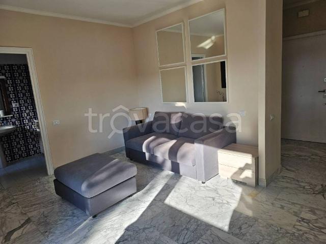 Appartamento in affitto a Roma via Simone Martini, arredato, balcone, cucina abitabile TrovaCasa