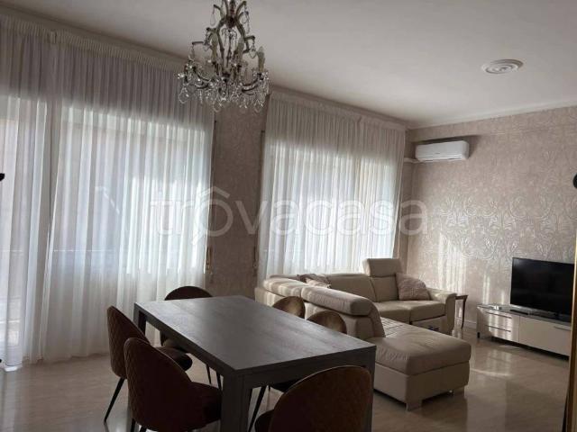 Appartamento in affitto a Roma viale di Villa Pamphili, arredato, zona residenziale, lavastoviglie TrovaCasa