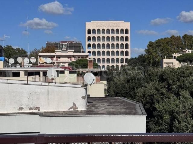 Appartamento in affitto a Roma viale Louis Pasteur, non arredato/vuoto, posto auto, box TrovaCasa