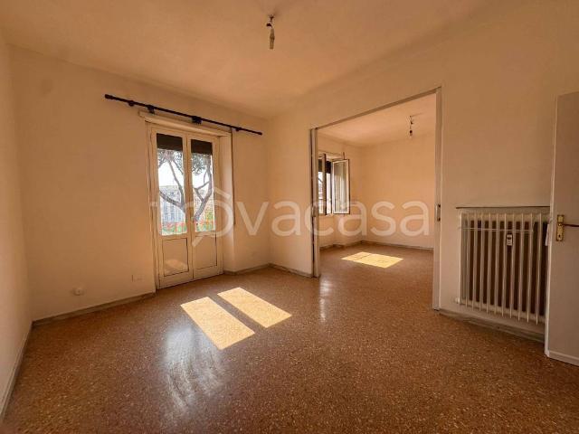 Appartamento in affitto a Roma viale Tirreno, non arredato/vuoto, centrale, senza ascensore TrovaCasa