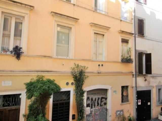 Appartamento in affitto a Roma vicolo del Bologna, arredato, riscaldamento autonomo, travi a vista TrovaCasa
