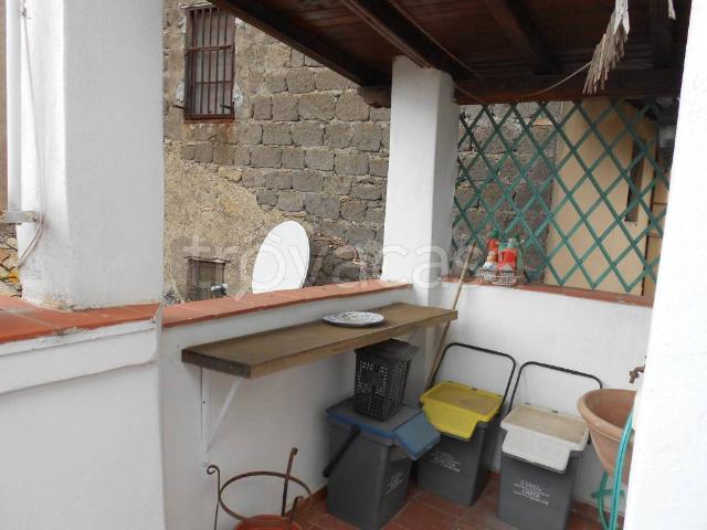 Appartamento in affitto a Ronciglione via Solferino, terrazzo, riscaldamento autonomo, parzialmente arredato TrovaCasa