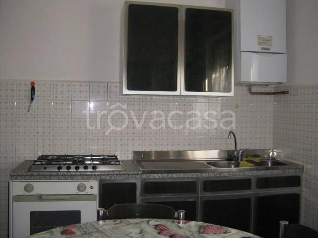 Appartamento in affitto a Roncola, arredato, posto auto, periferica TrovaCasa