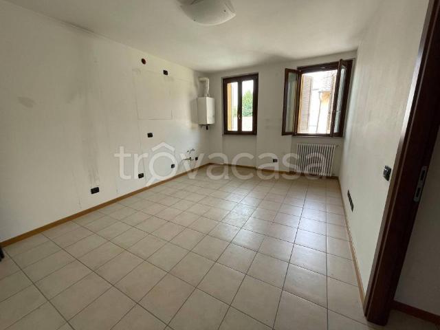 Appartamento in affitto a Rosate via Camillo Benso di Cavour, non arredato/vuoto, box, parquet TrovaCasa