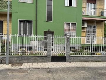 Appartamento in affitto a Rozzano via Francesco Petrarca, 35, arredato, riscaldamento autonomo, vicinanze negozi TrovaCasa