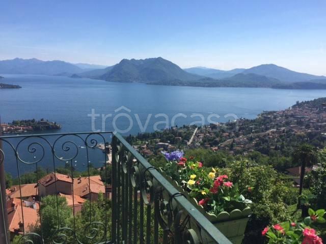 Appartamento in affitto a Stresa via Someraro, 3, arredato, riscaldamento autonomo, vista lago TrovaCasa