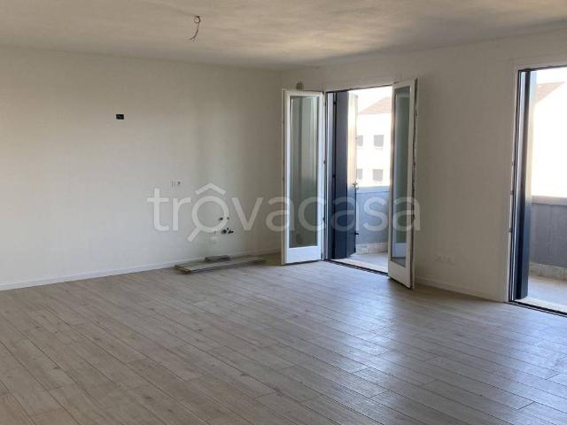 Appartamento in affitto a Saccolongo via Bellinaro, non arredato/vuoto, box, ascensore TrovaCasa
