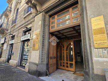 Appartamento in affitto a Salerno corso Giuseppe Garibaldi, 153, non arredato/vuoto, contesto signorile, lungomare TrovaCasa