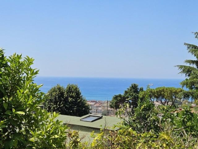 Appartamento in affitto a Salerno, non arredato/vuoto, giardino, vista mare TrovaCasa