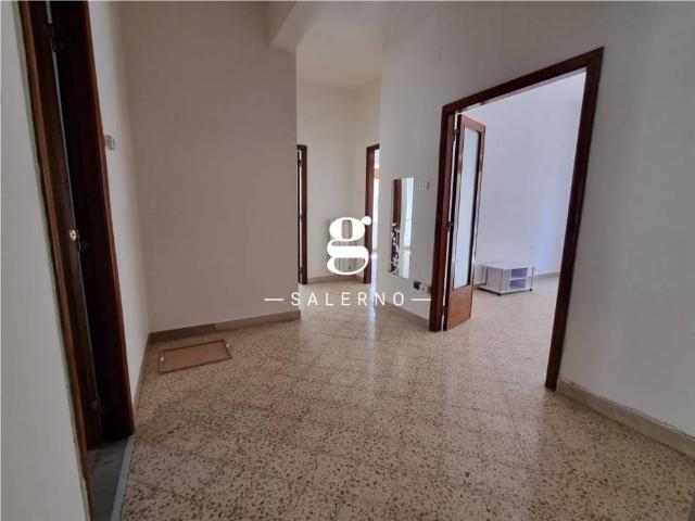 Appartamento in affitto a Salerno SA