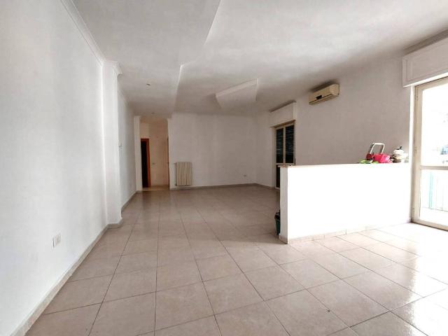 Appartamento in affitto a Salerno SA