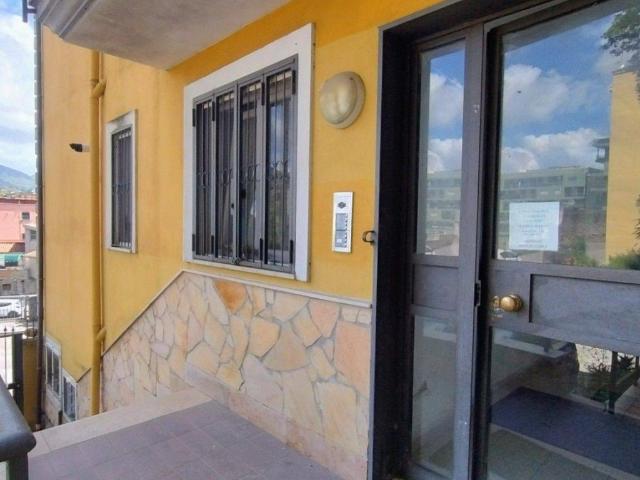 Appartamento in affitto a Salerno via Casale, vicinanze negozi, posto auto scoperto, cucina a vista TrovaCasa