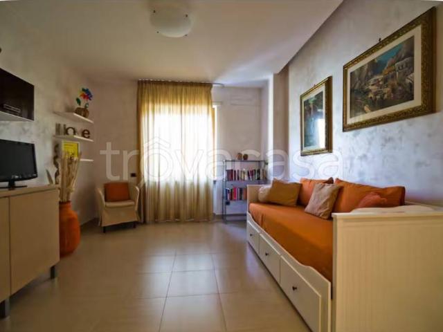 Appartamento in affitto a Salerno via Caterina Farina, arredato, balcone, cucina abitabile TrovaCasa