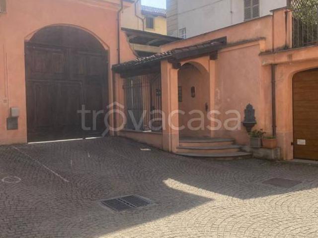 Appartamento in affitto a Saluzzo via Palazzo di Città, 18