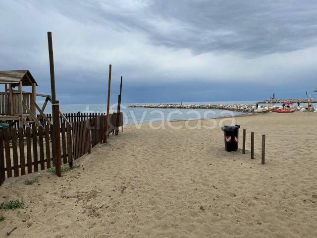 Appartamento in affitto a San Vincenzo corso Italia, arredato, giardino privato, ingresso indipendente TrovaCasa