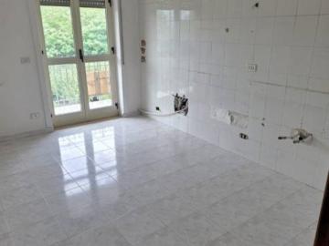 Appartamento in affitto a San Gennaro Vesuviano via Giugliani, non arredato/vuoto, posto auto, zona residenziale TrovaCasa