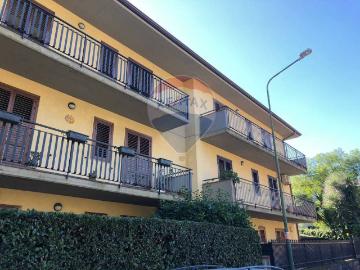 Appartamento in affitto a San Gregorio di Catania via Garibaldi, non arredato/vuoto, posto auto, box TrovaCasa