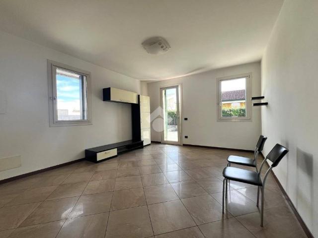 Appartamento in affitto a San Martino di Lupari, giardino privato, box, zona residenziale TrovaCasa