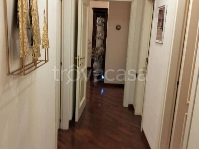 Appartamento in affitto a San Nicola la Strada via Alessandro Pertini, non arredato/vuoto, box, terrazzo TrovaCasa
