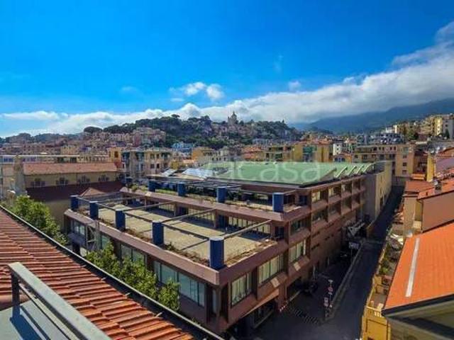 Appartamento in affitto a Sanremo via Xx Settembre, 3, terrazzo, ascensore, vista aperta TrovaCasa