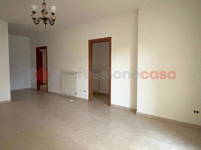 Appartamento in affitto a Santa Maria Capua Vetere via Firenze, 34, non arredato/vuoto, posto auto, box TrovaCasa