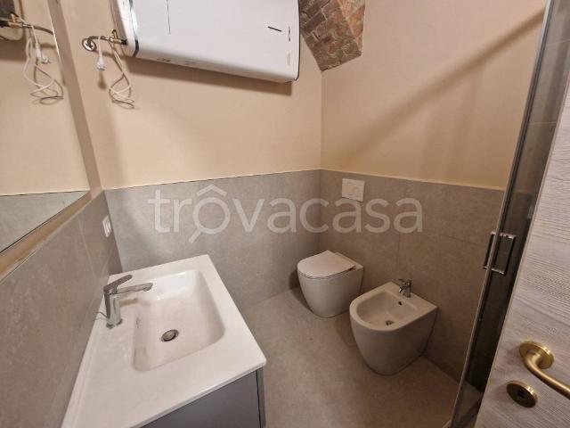 Appartamento in affitto a Santa Vittoria d'Alba piazza Bertero, arredato, ristrutturato TrovaCasa