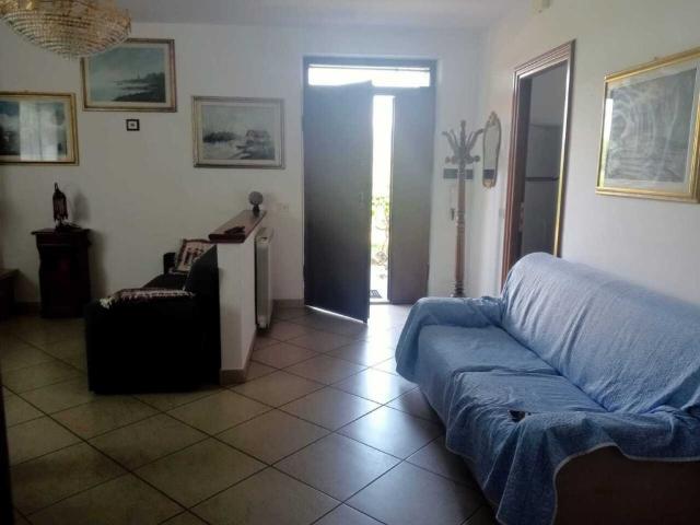 Appartamento in affitto a Santo Stefano di Magra, arredato, giardino privato, posto auto TrovaCasa