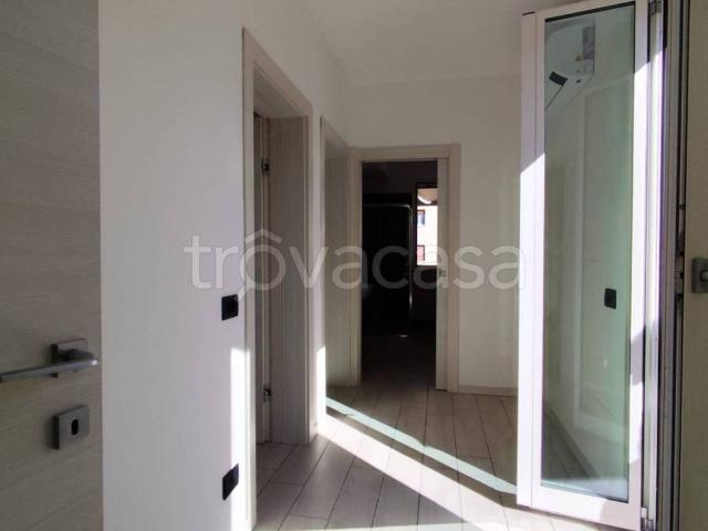 Appartamento in affitto a Sarnico viaspartana, non arredato/vuoto, giardino privato, terrazzo TrovaCasa