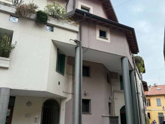 Appartamento in affitto a Saronno VA