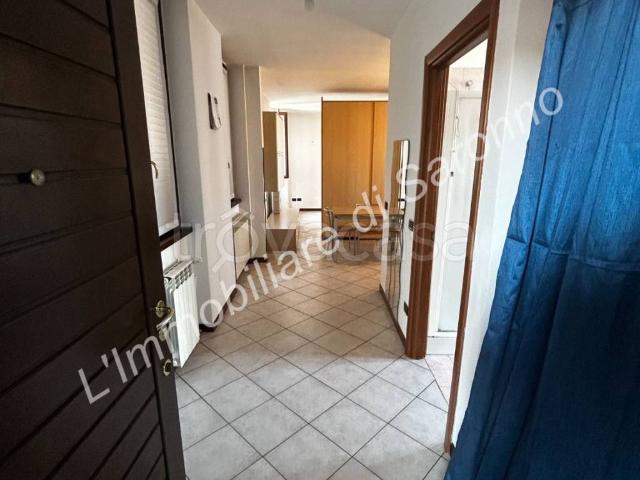 Appartamento in affitto a Saronno via Niccolò Tommaseo, arredato, luminoso, cucina a vista TrovaCasa