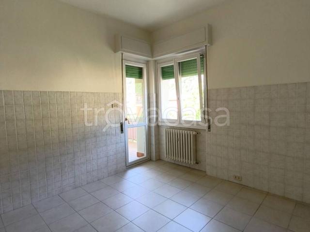 Appartamento in affitto a Sarezzo via Francesco Petrarca, 40, non arredato/vuoto, vicinanze negozi, cantina TrovaCasa