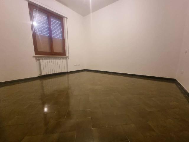 Appartamento in affitto a Sarzana