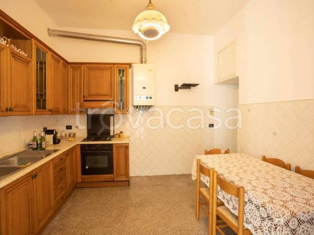 Appartamento in affitto a Savona via Filippo Busserio, 3
