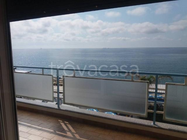 Appartamento in affitto a Savona corso Vittorio Veneto, non arredato/vuoto, vista mare, ascensore TrovaCasa