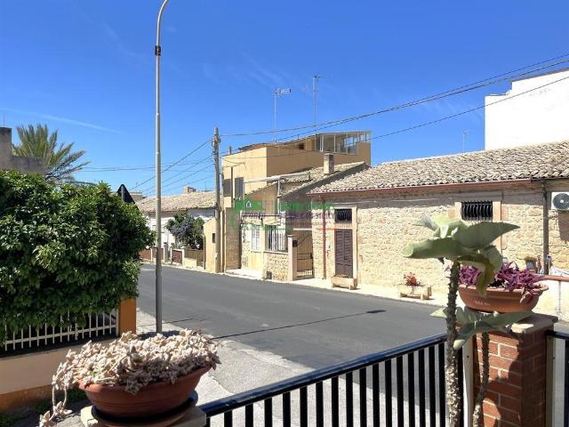 Appartamento in affitto a Scicli via Carignano 90, arredato, terrazzo, vista mare TrovaCasa