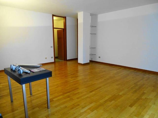 Appartamento in affitto a Segrate MI