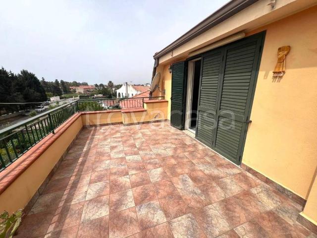 Appartamento in affitto a Sellia Marina, non arredato/vuoto, posto auto, terrazzo TrovaCasa