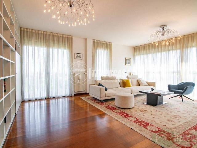 Appartamento in affitto a Sesto San Giovanni via Umberto Pace, 130, arredato, box, terrazzo TrovaCasa
