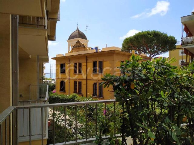 Appartamento in affitto a Sestri Levante viale Mazzini, 142, arredato, terrazzo, lavatrice TrovaCasa