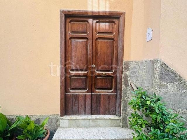 Appartamento in affitto a Sicignano degli Alburni via Mario Pagano, caminetto, cantina, luminoso TrovaCasa