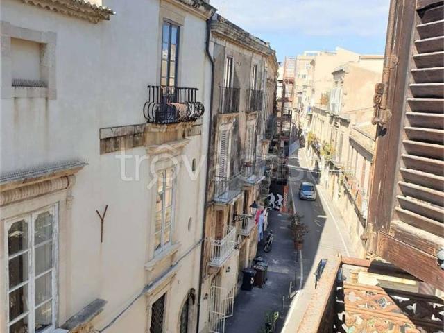 Appartamento in affitto a Siracusa, arredato, ristrutturato, infissi in legno TrovaCasa