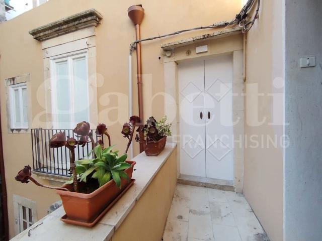 Appartamento in affitto a Siracusa, arredato, terrazzo, centrale TrovaCasa