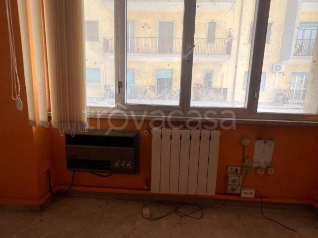 Appartamento in affitto a Siracusa largo 2 Giugno, 6, non arredato/vuoto, ascensore, buono stato TrovaCasa