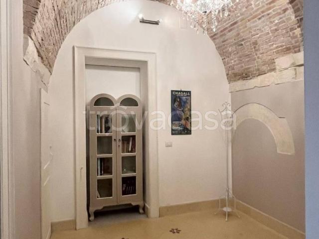 Appartamento in affitto a Siracusa piazzetta San Rocco, arredato, ristrutturato, luminoso TrovaCasa
