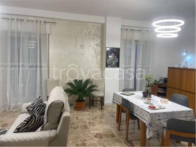 Appartamento in affitto a Siracusa via Taro, terrazzo, ristrutturato, centrale TrovaCasa