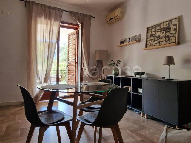 Appartamento in affitto a Siracusa via Necropoli Grotticelle, arredato, giardino privato, posto auto TrovaCasa