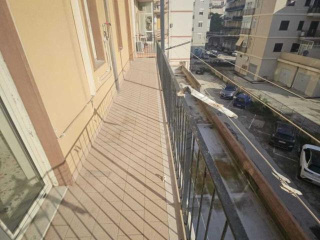 Appartamento in affitto a Siracusa via Rosolini, non arredato/vuoto, posto auto, ascensore TrovaCasa