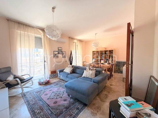 Appartamento in affitto a Siracusa viale Teracati, non arredato/vuoto, ultimo piano, lavanderia TrovaCasa