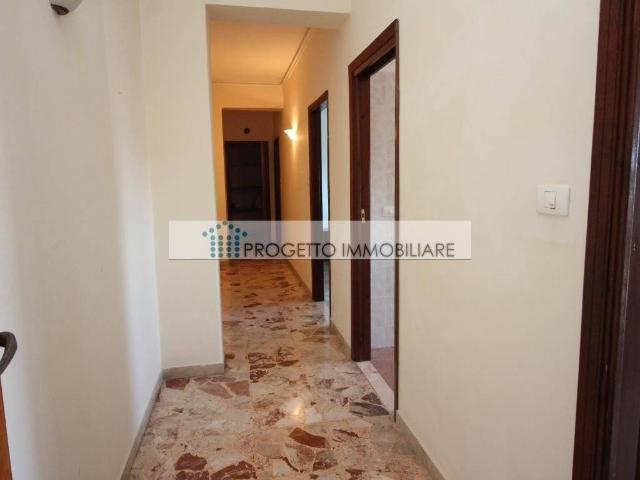 Appartamento in affitto a Siracusa, vista mare, parzialmente arredato, veranda TrovaCasa
