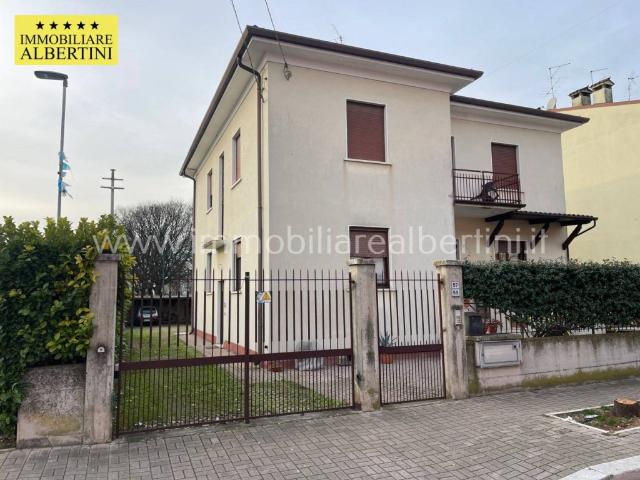 Appartamento in affitto a Sommacampagna via Scuole, 55, Caselle